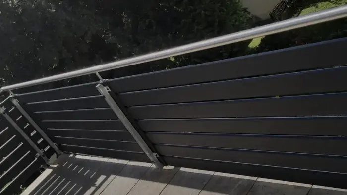 Terrassengeländer aus pulverbeschichtetem Stahl